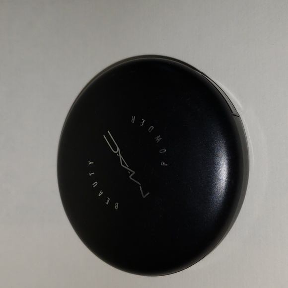 MAC Shell Pearl Beauty Powder - Picture 6 of 7